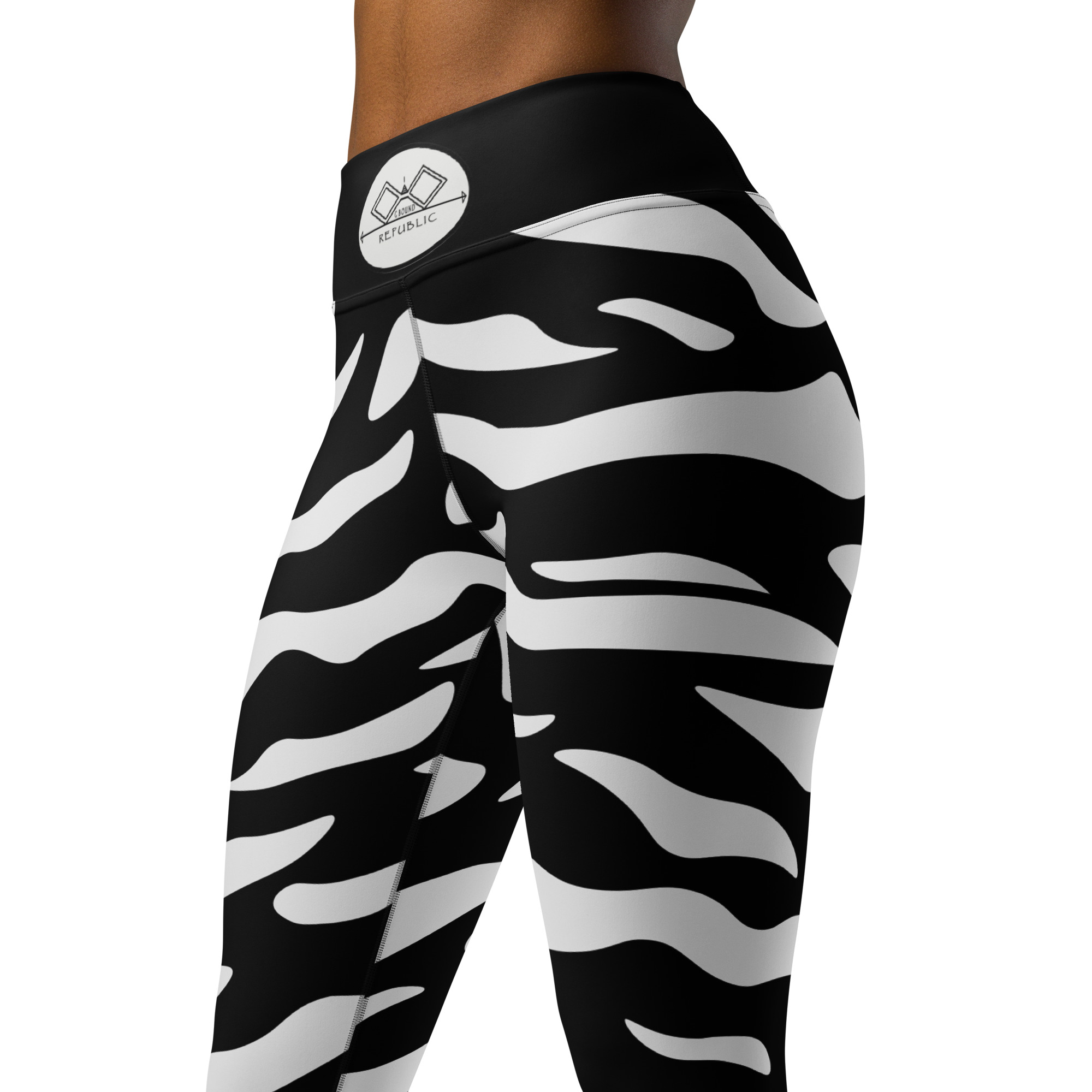 G Bound Republic Silver & Black Yoga Leggings - Image 4